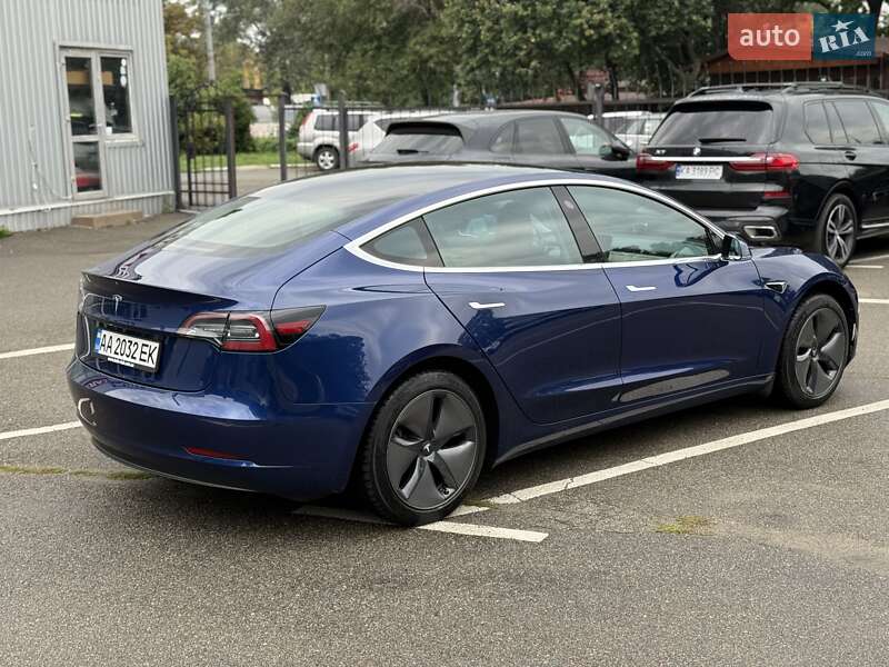 Седан Tesla Model 3 2019 в Киеве