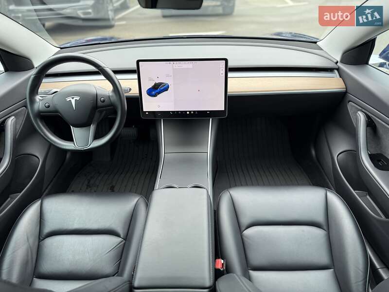 Седан Tesla Model 3 2019 в Киеве