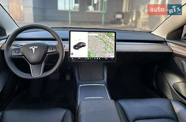 Седан Tesla Model 3 2022 в 