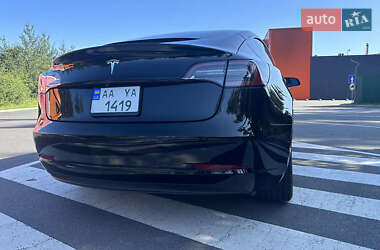 Седан Tesla Model 3 2018 в 