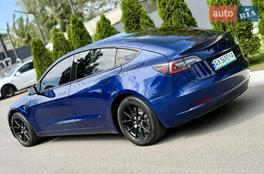 Седан Tesla Model 3 2020 в 
