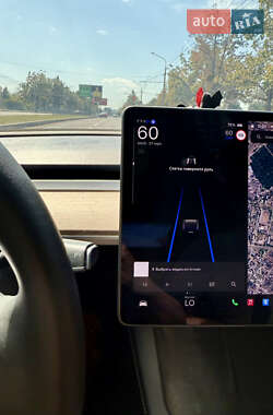 Седан Tesla Model 3 2020 в 