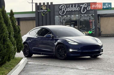 Седан Tesla Model 3 2020 в 