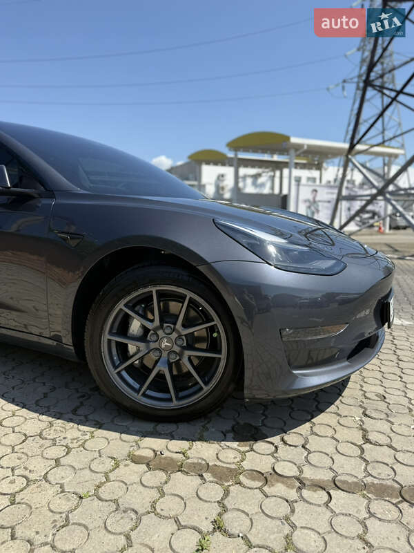 Седан Tesla Model 3 2023 в Чернівцях фото 10 Седан Tesla Model 3 2023 в Чернівцях