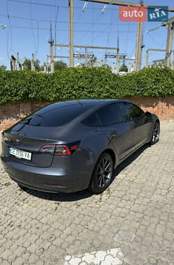 Седан Tesla Model 3 2023 в 