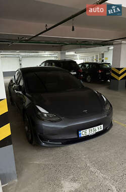 Седан Tesla Model 3 2023 в 