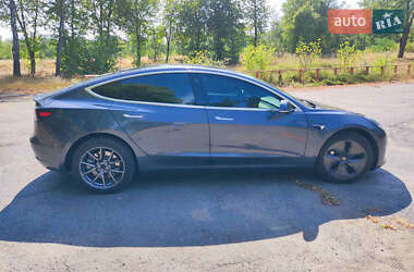 Седан Tesla Model 3 2020 в 