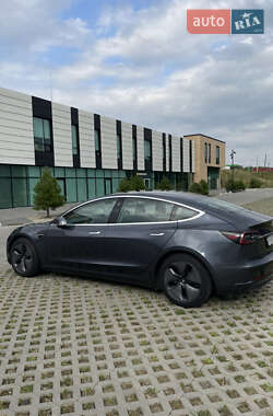 Седан Tesla Model 3 2019 в 