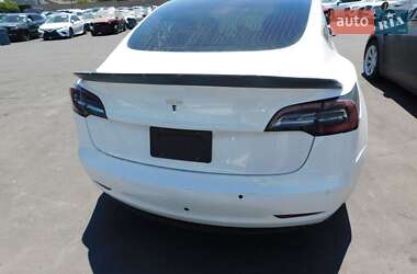 Седан Tesla Model 3 2020 в 