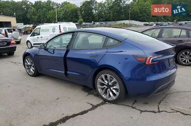 Седан Tesla Model 3 2024 в 