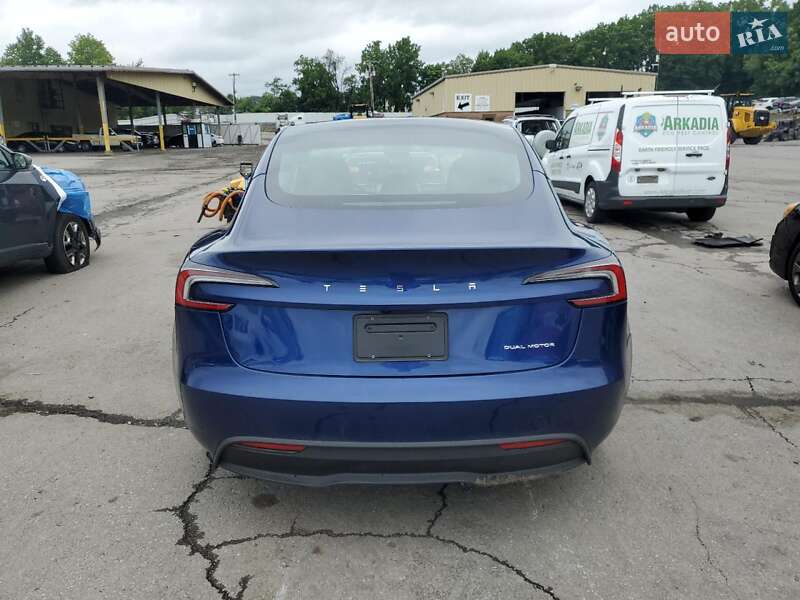 Седан Tesla Model 3 2024 в Києві