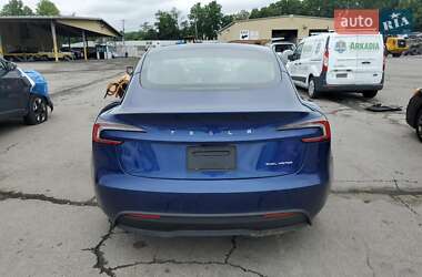 Седан Tesla Model 3 2024 в 
