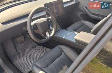 Седан Tesla Model 3 2024 в 