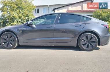 Седан Tesla Model 3 2024 в 