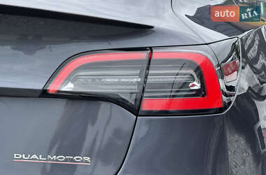 Седан Tesla Model 3 2019 в 