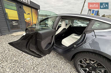 Седан Tesla Model 3 2019 в 