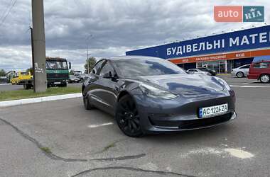 Седан Tesla Model 3 2022 в 