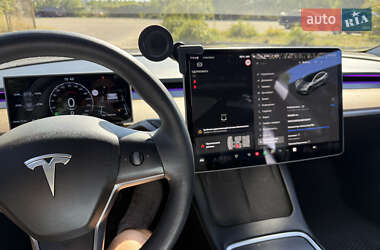 Седан Tesla Model 3 2021 в 
