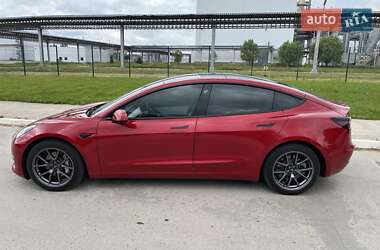 Седан Tesla Model 3 2020 в 