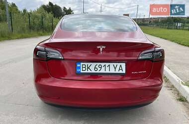 Седан Tesla Model 3 2020 в 
