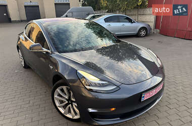 Седан Tesla Model 3 2017 в 
