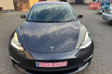 Седан Tesla Model 3 2017 в 