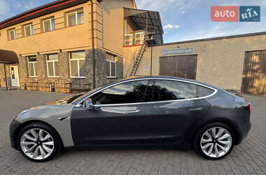 Седан Tesla Model 3 2017 в 
