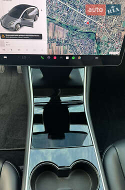 Седан Tesla Model 3 2017 в 