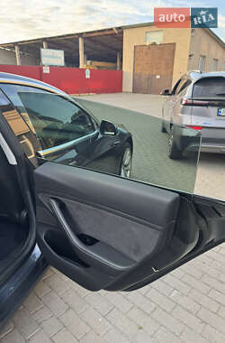 Седан Tesla Model 3 2017 в 