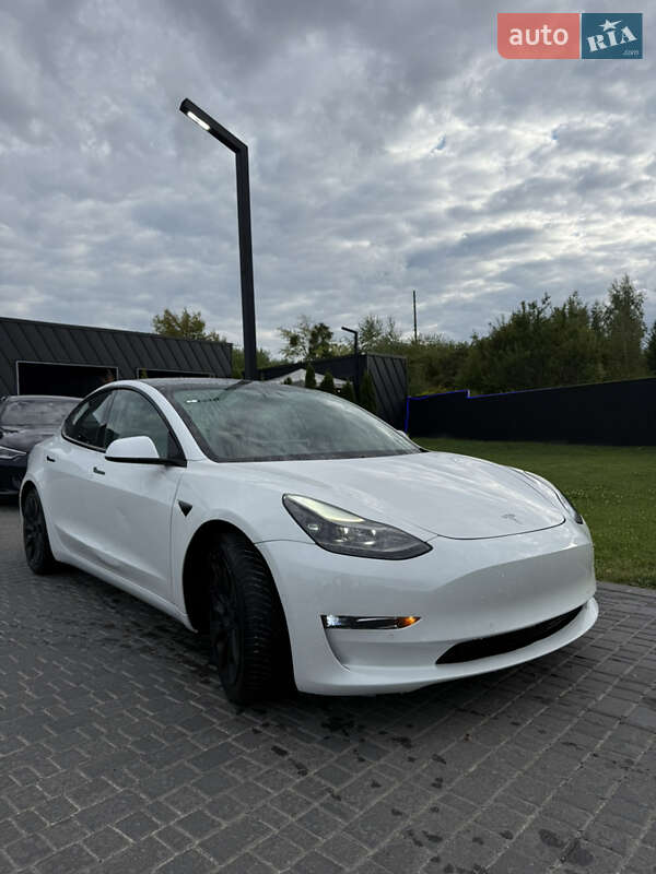 Седан Tesla Model 3 2021 в Киеве фото Седан Tesla Model 3 2021 в Киеве