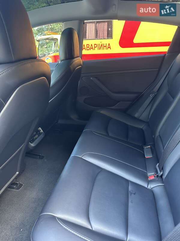 Седан Tesla Model 3 2022 в Киеве
