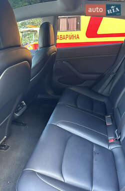 Седан Tesla Model 3 2022 в 