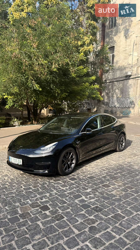 Седан Tesla Model 3 2018 в 