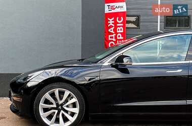 Седан Tesla Model 3 2020 в 