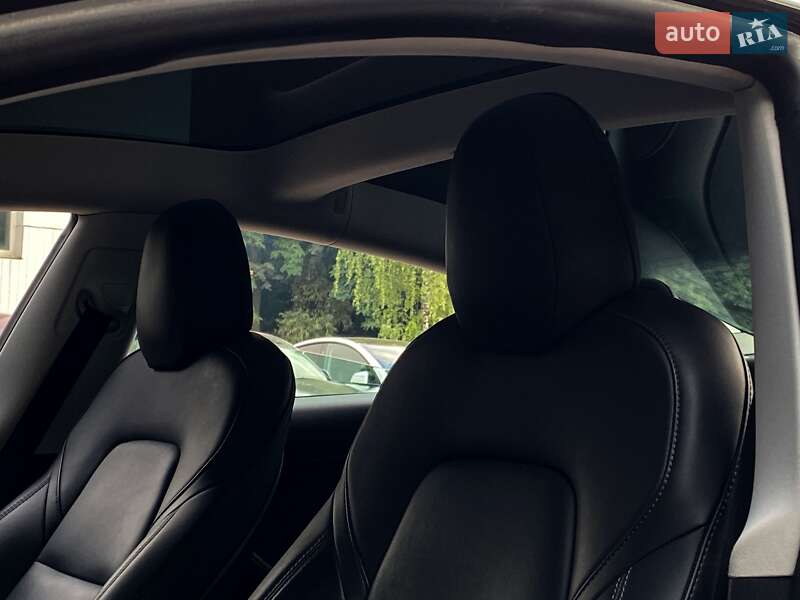 Седан Tesla Model 3 2020 в Киеве