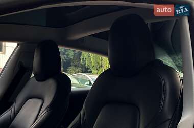 Седан Tesla Model 3 2020 в 