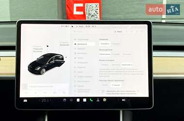 Седан Tesla Model 3 2020 в 