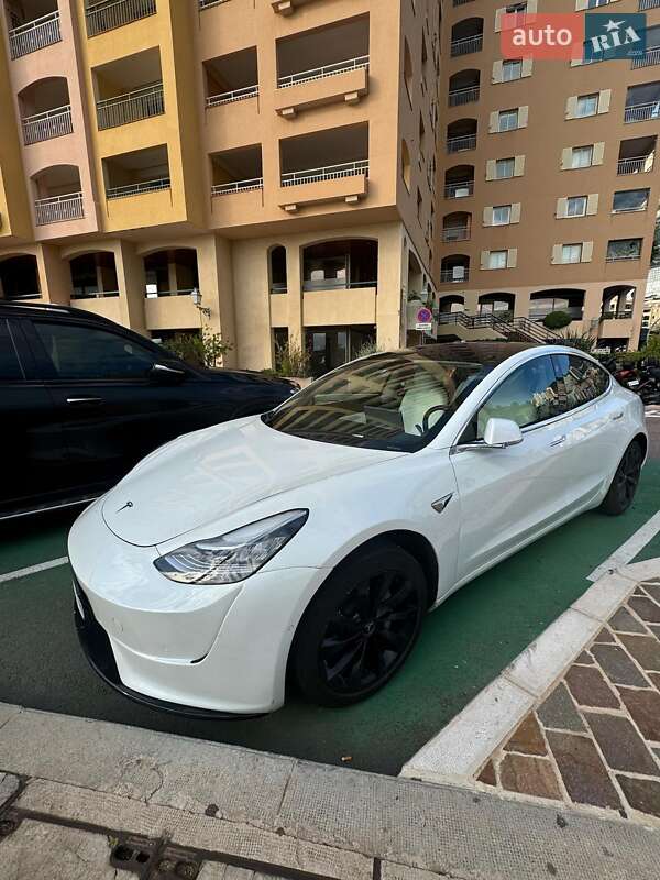 Седан Tesla Model 3 2019 в Киеве
