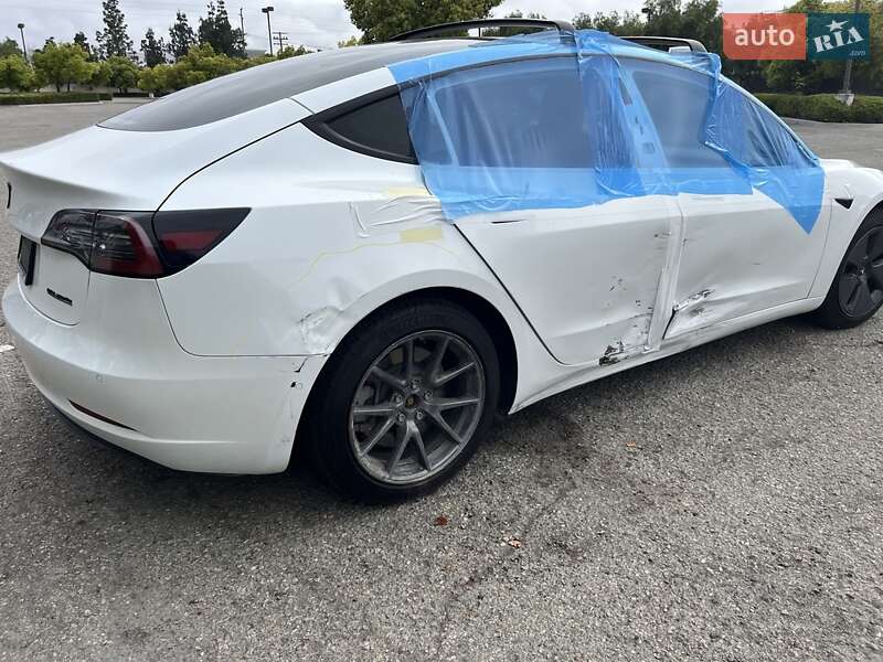 Седан Tesla Model 3 2021 в Хмельницком