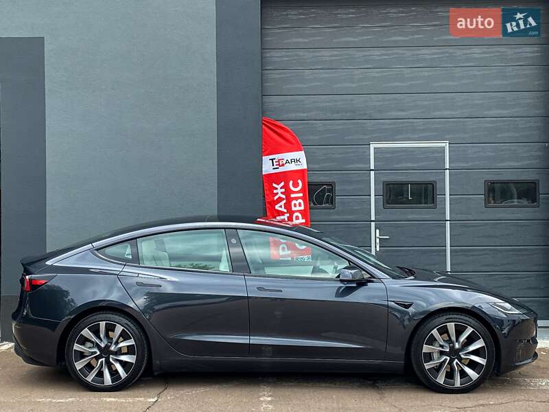 Седан Tesla Model 3 2024 в Киеве