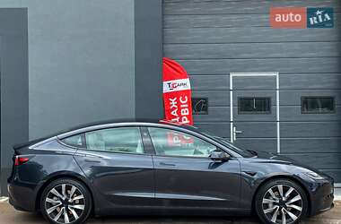 Седан Tesla Model 3 2024 в 