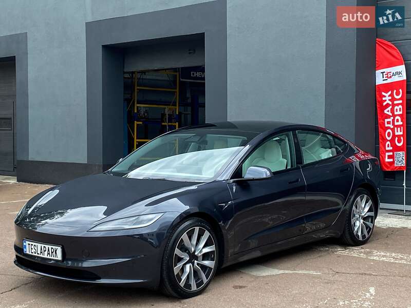 Седан Tesla Model 3 2024 в Киеве