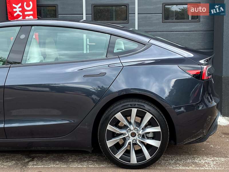 Седан Tesla Model 3 2024 в Киеве
