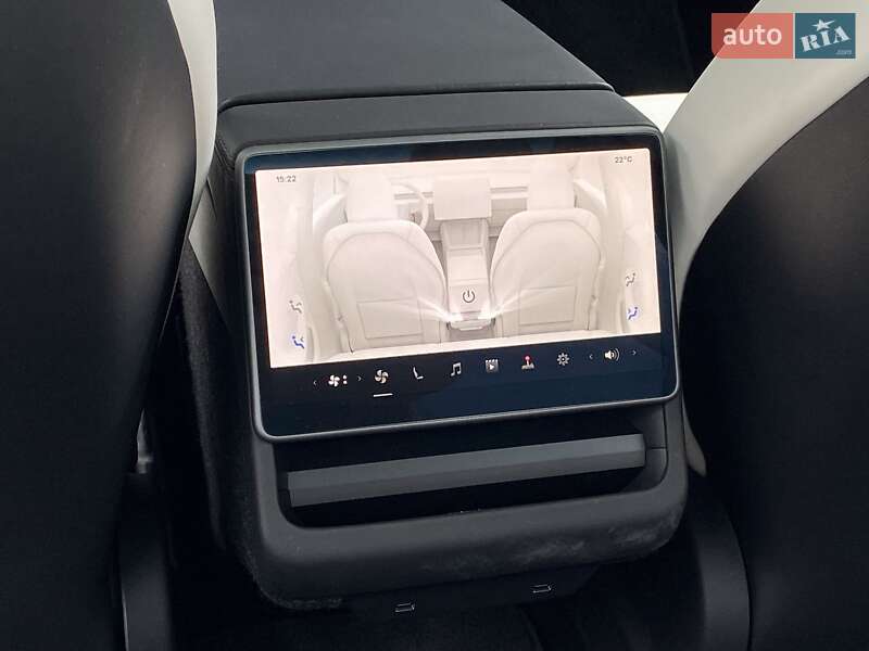 Седан Tesla Model 3 2024 в Киеве