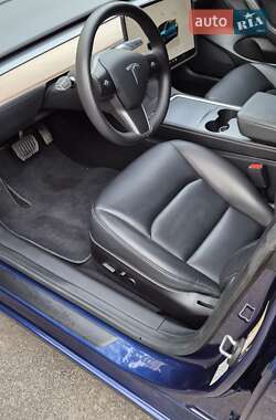Седан Tesla Model 3 2022 в 