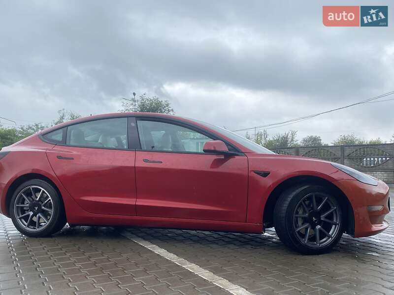 Седан Tesla Model 3 2021 в Кривому Розі