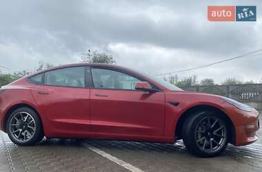 Седан Tesla Model 3 2021 в 