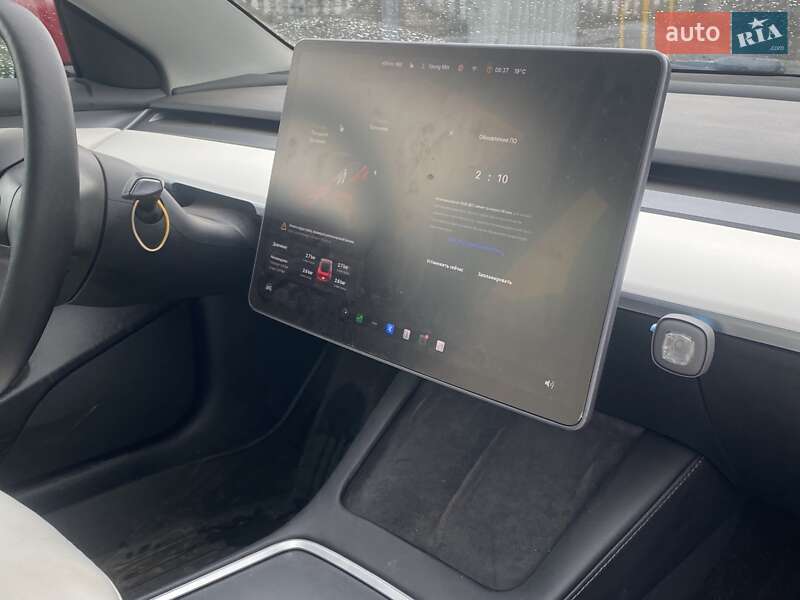 Седан Tesla Model 3 2021 в Кривому Розі