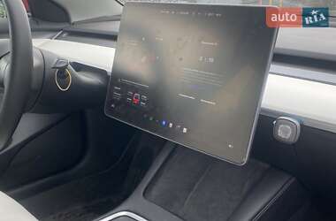 Седан Tesla Model 3 2021 в 