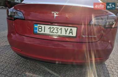 Седан Tesla Model 3 2019 в 
